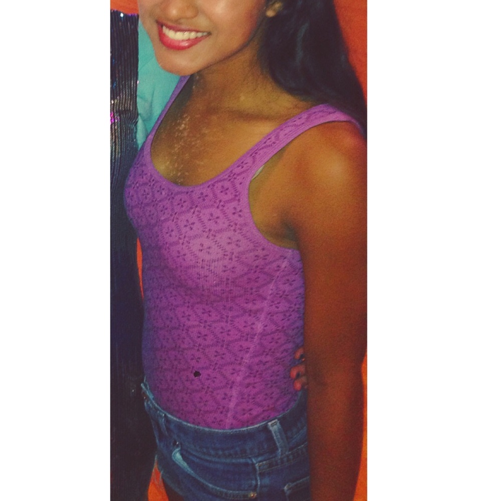 Purple slim-fitting tank top
